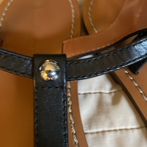 Flat coach flip flop sandals with dust bag and box leather 9.5 - Picture 5 of 9